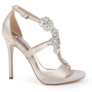 BADGLEY MISCHKA Women’s Satin Heels in Ivory - NEW